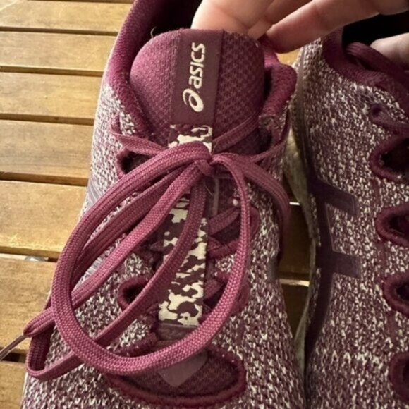 Onitsuka Tiger Asics Running Shoes size 9.5 EUC color: Maroon and Cream. - Picture 7 of 10
